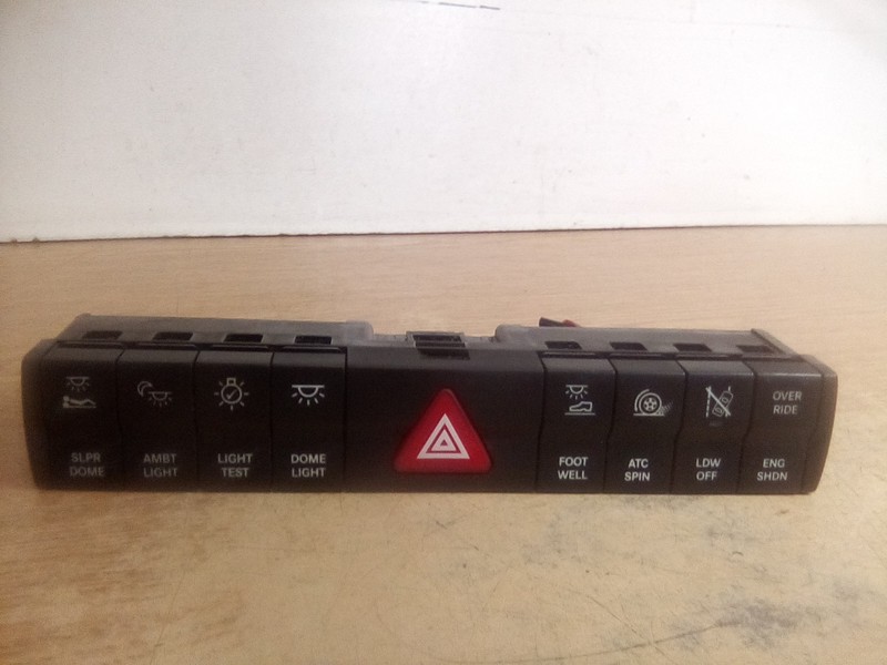 Freightliner Cascadia A06-90731-001 Primary Switch Dash Panel