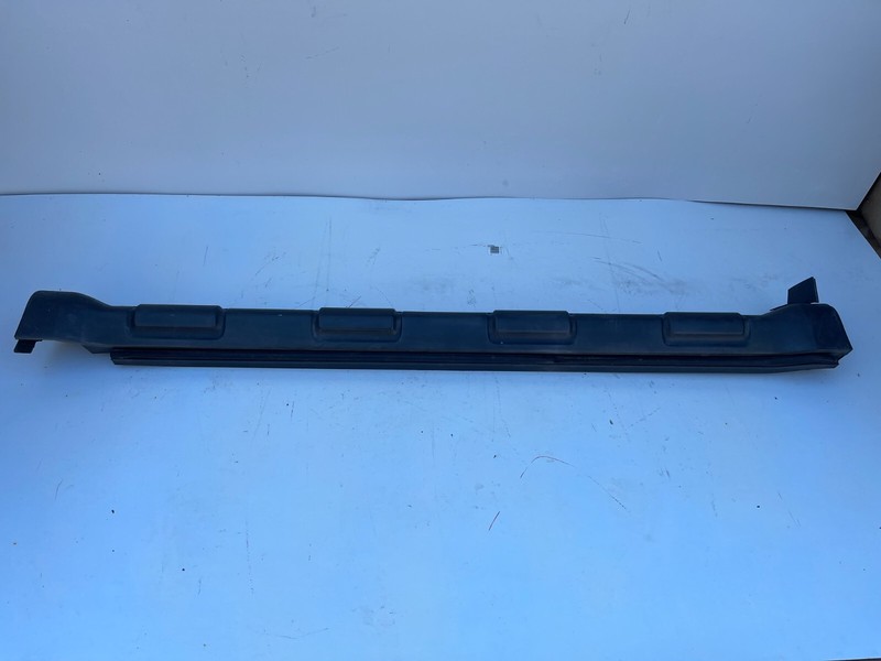 05-07 Ford Escape Passenger Right Front Side Skirt Rocker Panel Black OEM