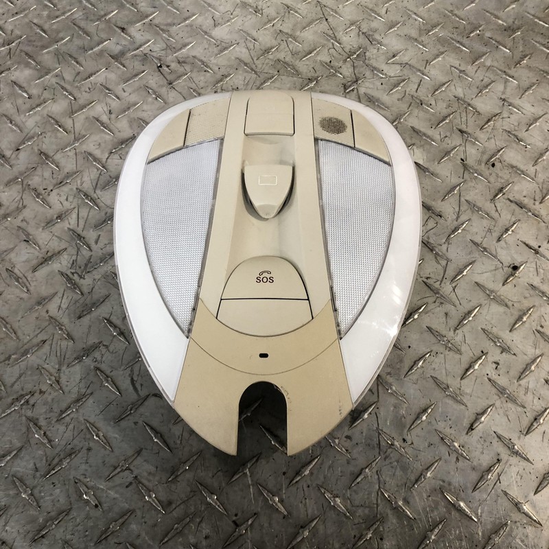 06-09 Mercedes W219 CLS500 CLS550 CLS63 AMG Dome Light Lamp beige Oem