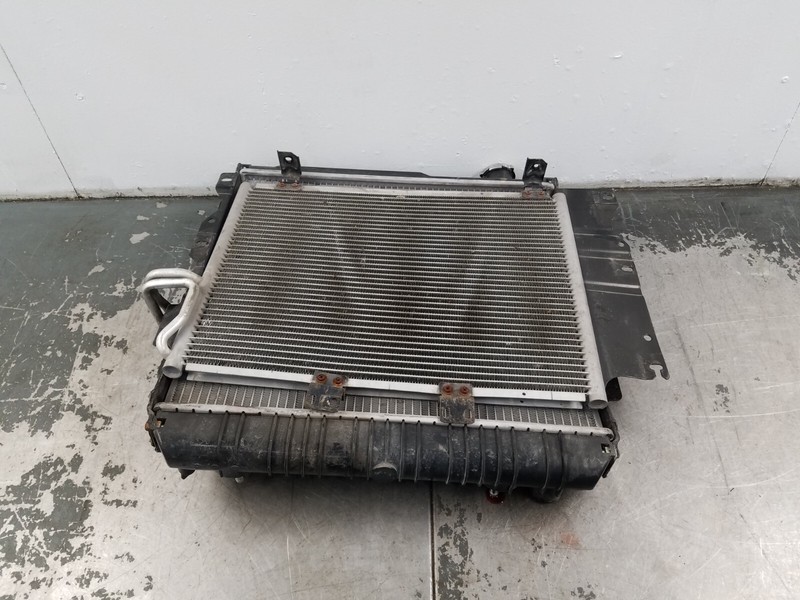 2004 Jeep Wrangler TJ Rubicon 4x4 Radiator / Condenser #2410 Q5