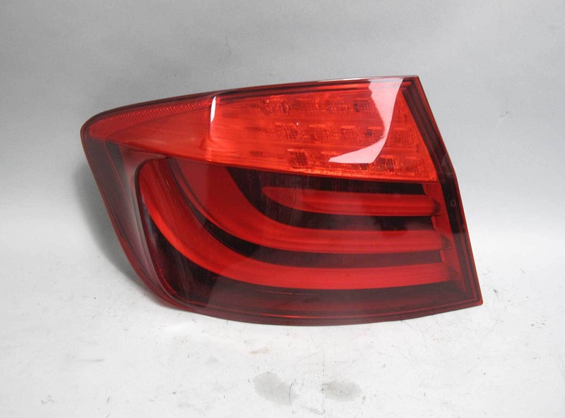BMW F10 5-Series Sedan Factory Left Rear Outer Fender Tail Light 2011-2013 USED