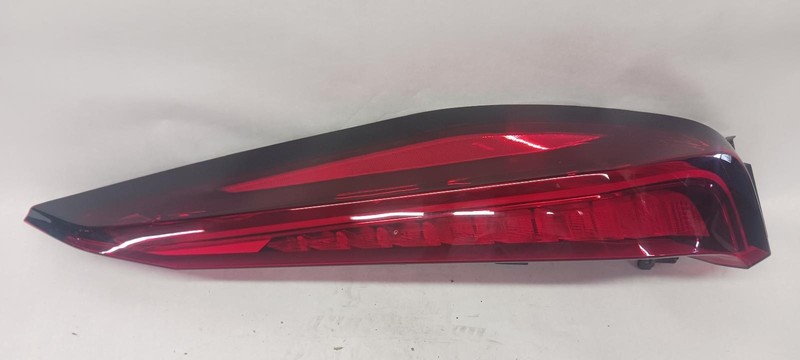 19-'24 CADILLAC XT4 Right passenger outer Taillight LED OEM Grade A!