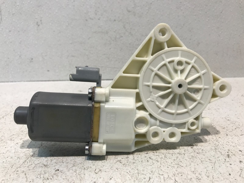 09-14 Hyundai Genesis Door Window Motor Rear Right Passenger OEM Sedan