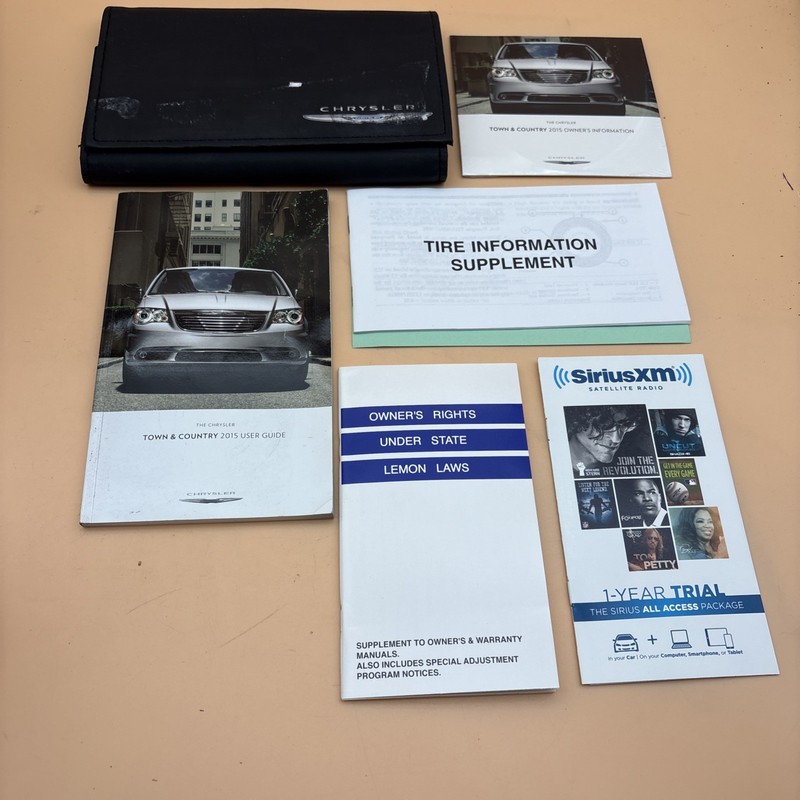 2015 Chrysler Town and Country Owners Manual Owners Information CD with Case