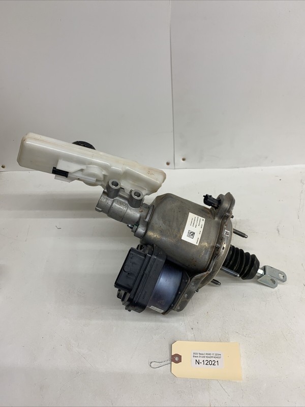 2019 Tesla Model 3 Power Brake Booster W/ Reservoir OEM 1044671-00-G 12021 M15