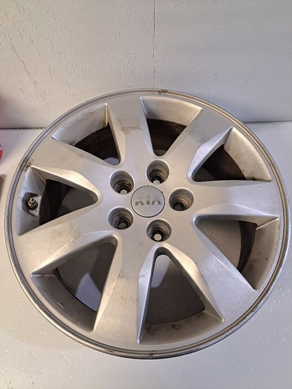 2011-2013 Kia Sorento Wheel Rim 17x7 Alloy 7 Spoke w/ TPMS Option