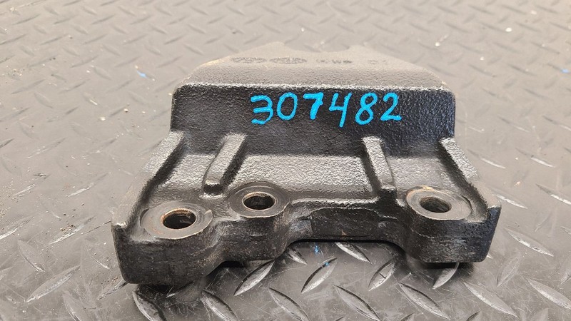 15-19 Hyundai Sonata 2.0L & 2.4L Right Engine Mount Support OEM 21825-C1000