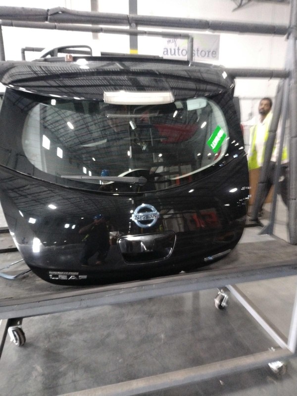 Used Deck Lid fits: 2013 Nissan Leaf w/o navigation w/rear view camera rear view