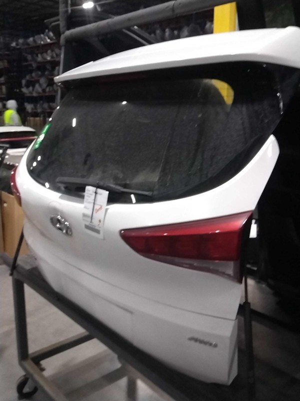 Used Deck Lid fits: 2016 Hyundai Tucson gasoline w/privacy tint glass incandesce