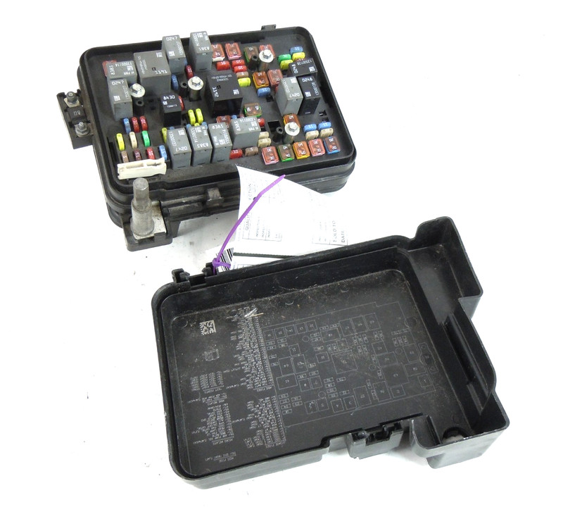 2012 12 Chevrolet Equinox 2.4L Engine Relay Fuse Box OEM Federal Emissions