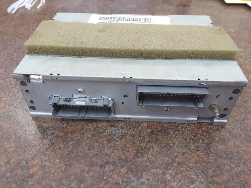 02 CADILLAC ESCALADE CHASSIS ECM COMMUNICATION ONSTAR OPT UE1 RH DASH ID 9389719