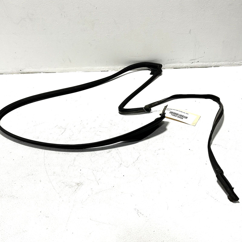 2007-2013 MERCEDES S550 W221 REAR RIGHT SIDE DOOR UPPER WEATHERSTRIP SEAL OEM