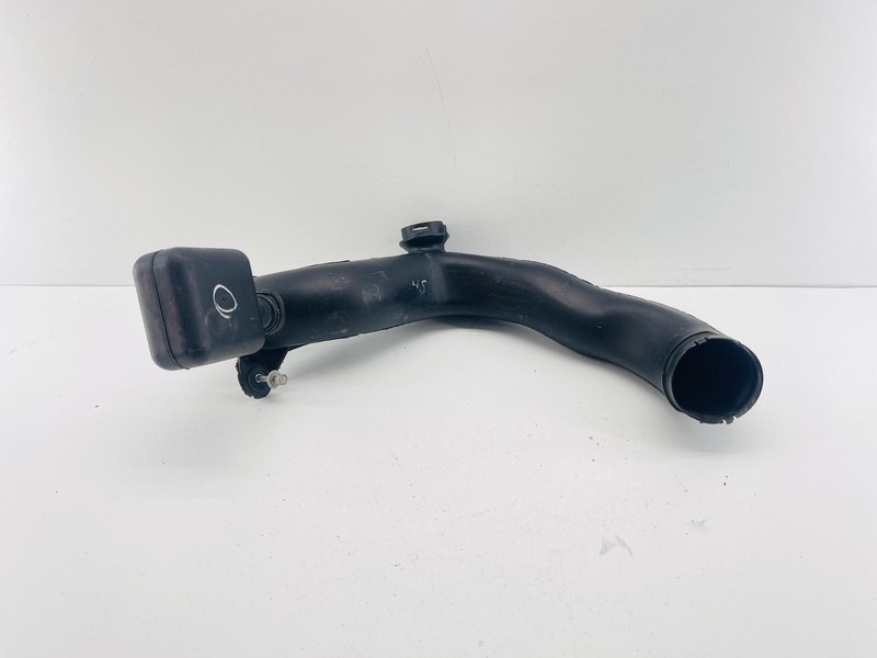 2009-2012 Ford Escape Mercury Mariner 2.5 Air Inlet Duct OEM 9L84-9F843-AA
