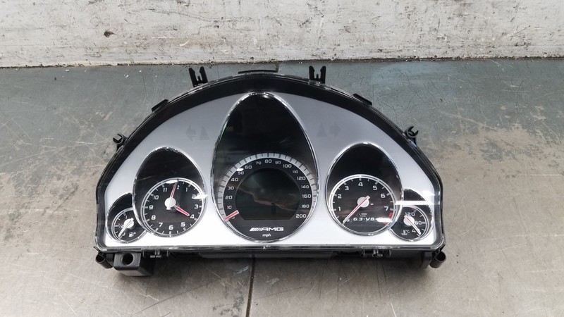 2011 Mercedes Benz AMG E 63 Gauge Cluster #6599 P4