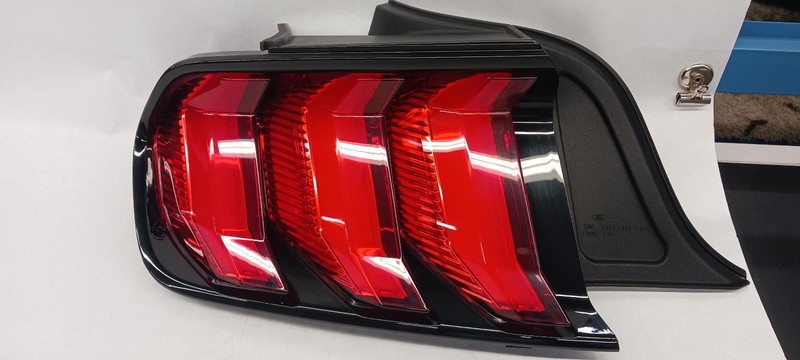 2018 FORD MUSTANG Left driver Taillight GT OEM LED JR3B13B505AF 18 19 20 21 22