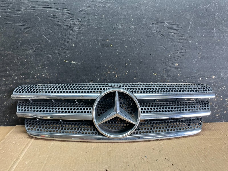 1998 to 2005 Mercedes-Benz ML320 Front Upper Grille Grill OEM ab3218 DG