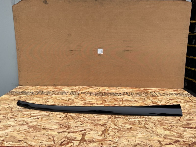 FORD MUSTANG MACH-E 2021-2025 OEM RIGHT PASSENGER SIDE ROOF DRIP MOLDING BLACK