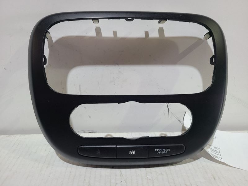 SOUL 2014 Radio Dash Bezel 568887