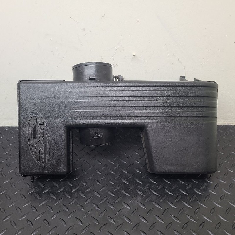 04-05 Chevrolet Colorado 3.5L Air Cleaner Resonator Box OEM 15088289