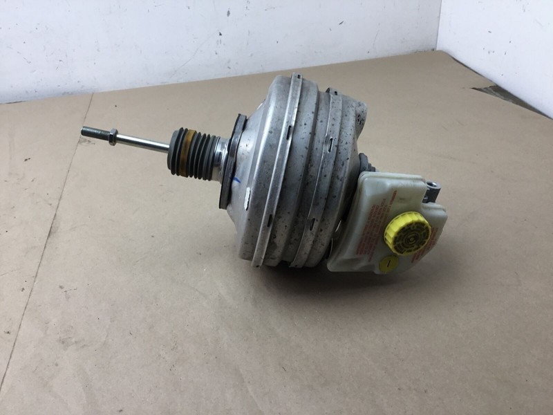 Audi R8 2011 Power Brake Booster Master Cylinder 08-12 :O