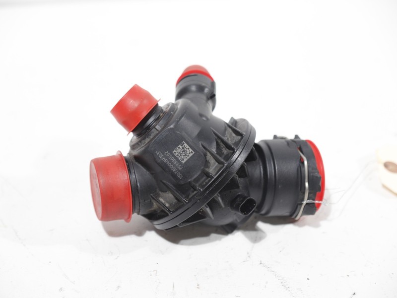 14-20 BMW F22 F32 F82 F87 N55 Engine Coolant Thermostat Housing OEM