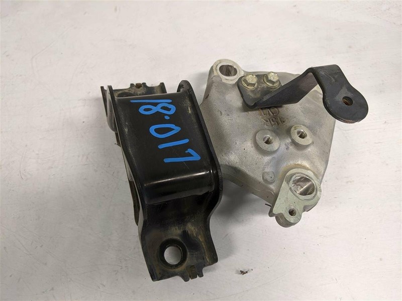 15 16 17 18 19 Honda Fit AT TRANS TOP LEFT MOUNT 50850-T5R-013 OEM