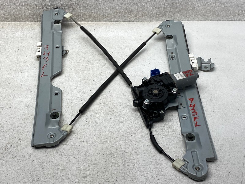 2011-2020 INFINITI QX56 QX80 FRONT LEFT DRIVER SIDE WINDOW REGULATOR OEM LOT743