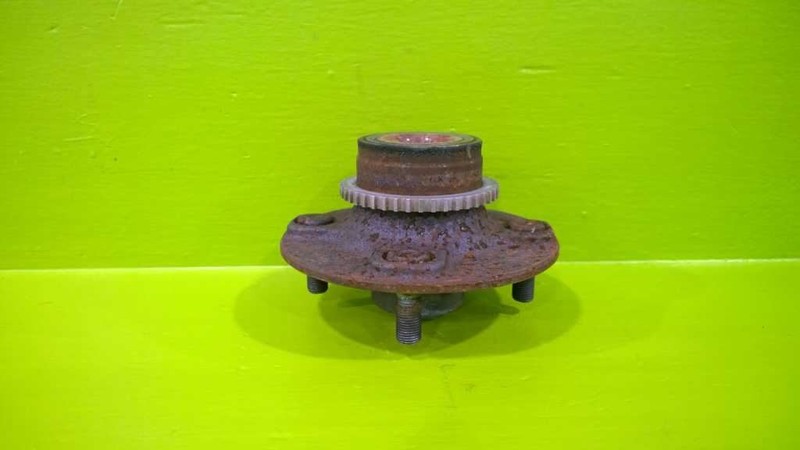 99 00 01 02 INFINITI G20 T 2.0L AT REAR WHEEL HUB OEM 2666-104