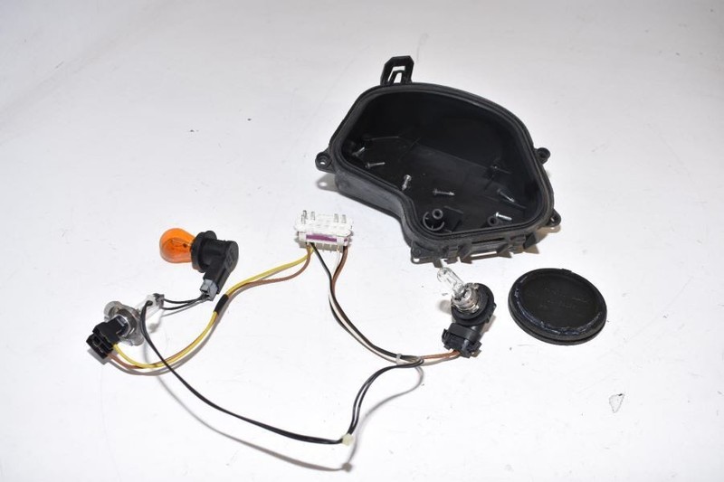 2007-08 PORSCHE CAYMAN RIGHT HEALAMP, HEALIGHT WIRING HARNESS AND BULBS OEM