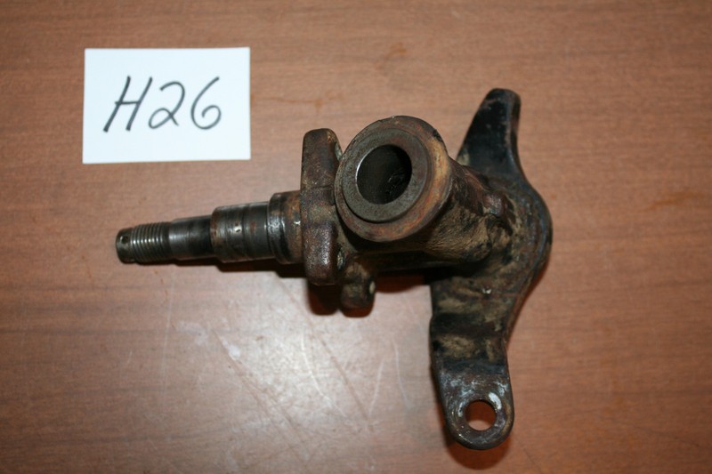 1986 Honda TRX 200SX Steering Kunckle Spindle Left OEM 86 A