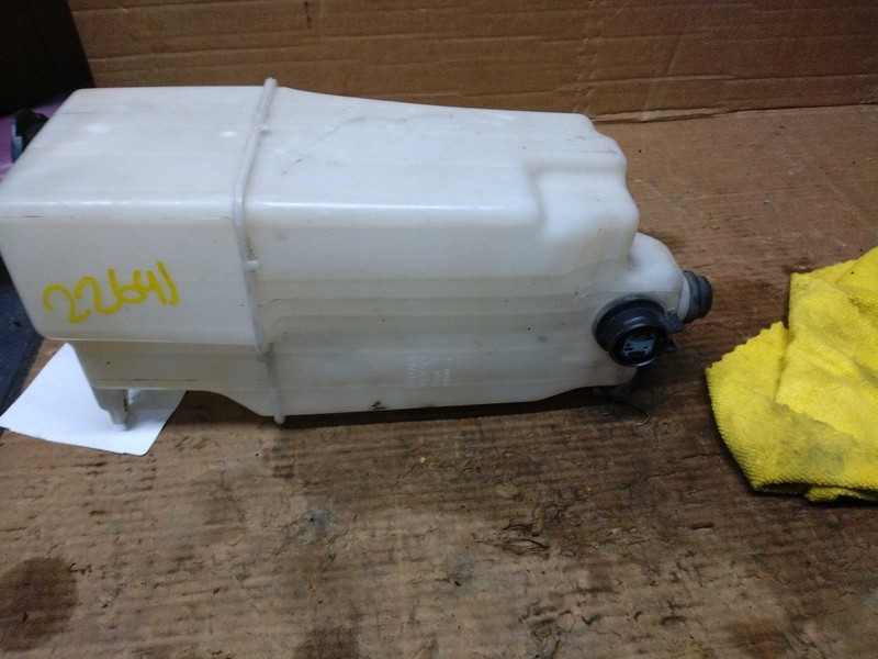 Used Washer Fluid Reservoir fits: 2013 Toyota TacomaGrade B