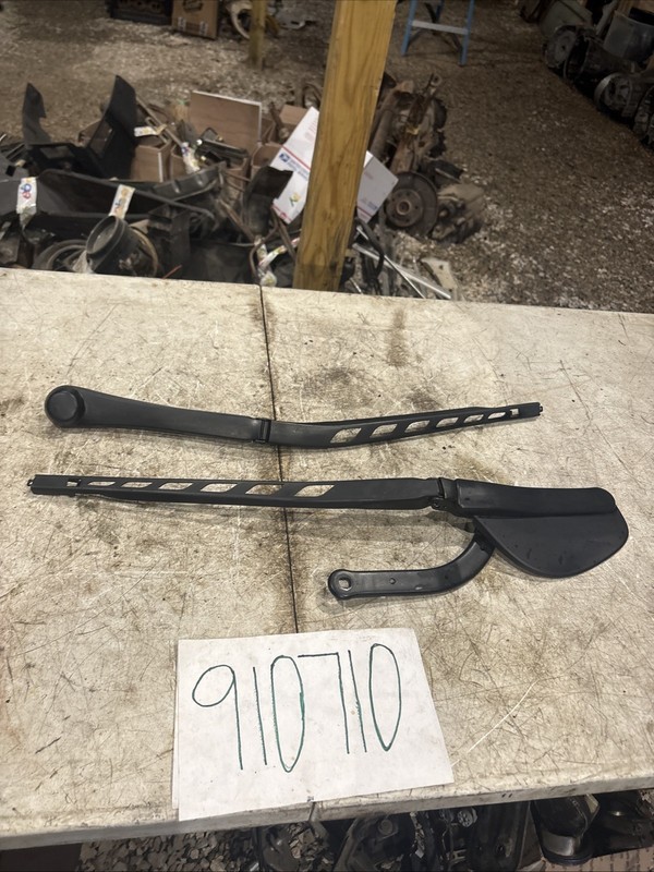 04-10 OEM BMW E63 E64 645Ci 650i Front Windshield Left Right Wiper Arm SET