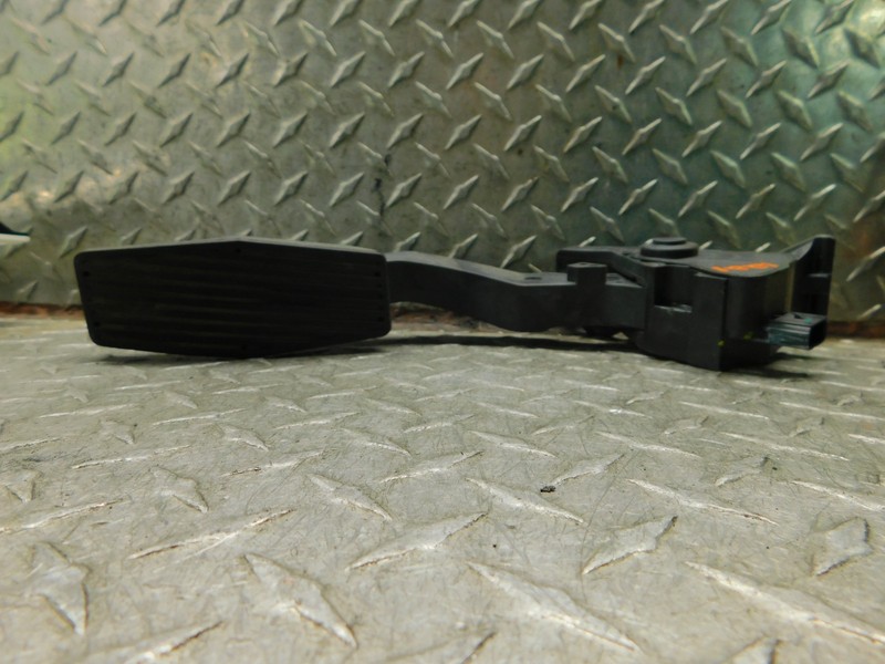 2019 2020 CHEVROLET MALIBU ACCELERATOR GAS PEDAL 84478055