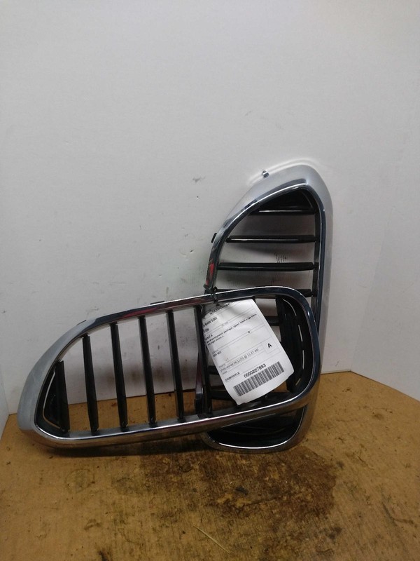 2019 BMW 530I Grille Silver Used OEM NJ25-18742-464391 81K Miles