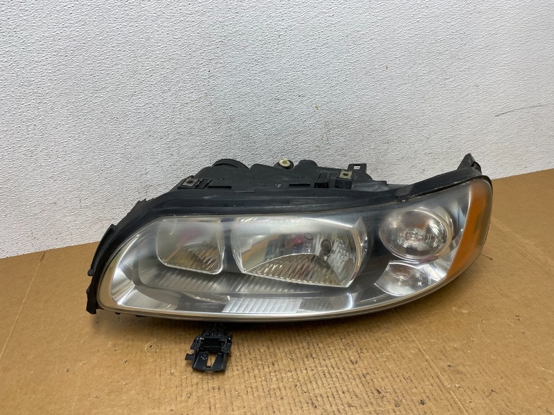 2005 to 2009 Volvo S60 Left Halogen Driver Side Headlight AE0462 DW