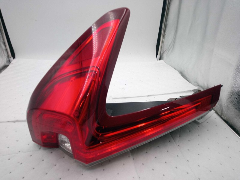 2018 Honda CR-V Left Tail Light Assembly Black OEM 653718 58K Miles