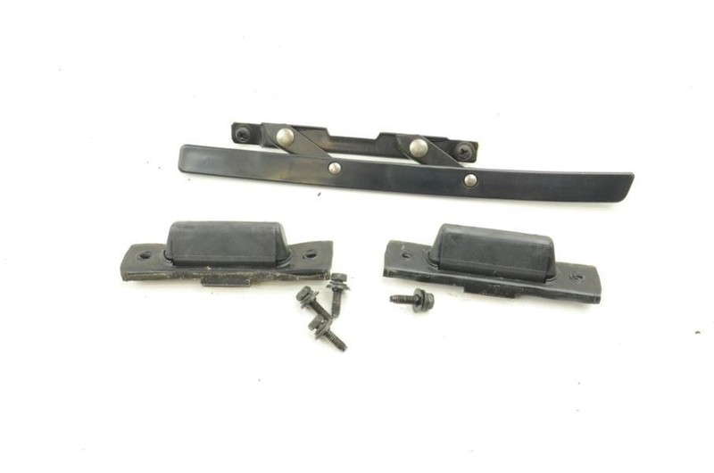 1984-1986 NISSAN 300ZX TURBO Z31 DRIVER LEFT SIDE T TOP HARDWARE