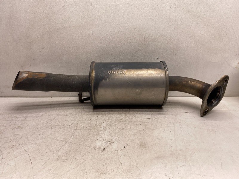 2004-2007 TOYOTA HIGHLANDER 3.3L REAR EXHAUST TAIL PIPE MUFFLER OEM