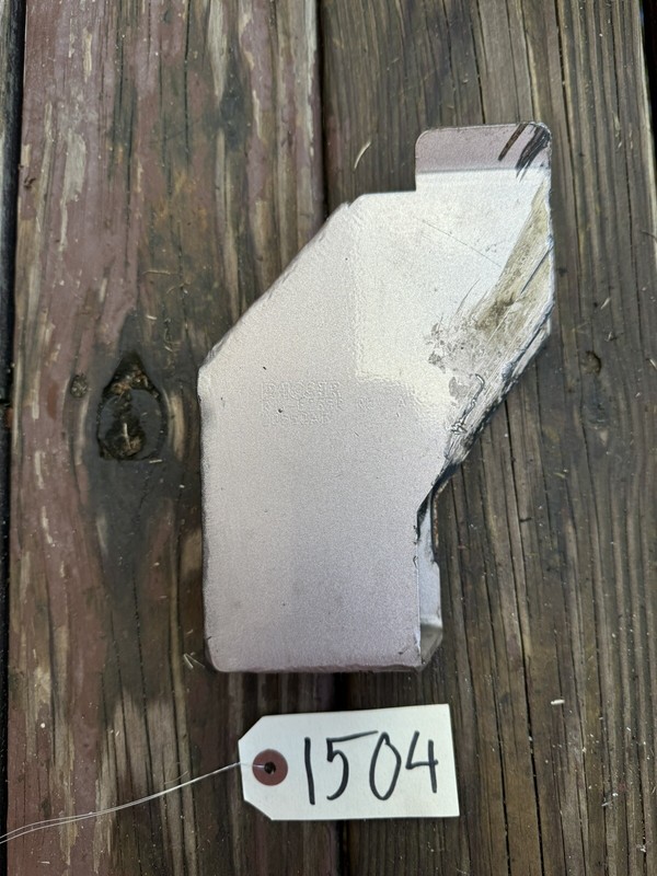 PACCAR PETERBILT BRACKET-HOOD GUIDE LWR RH R11-6235R
