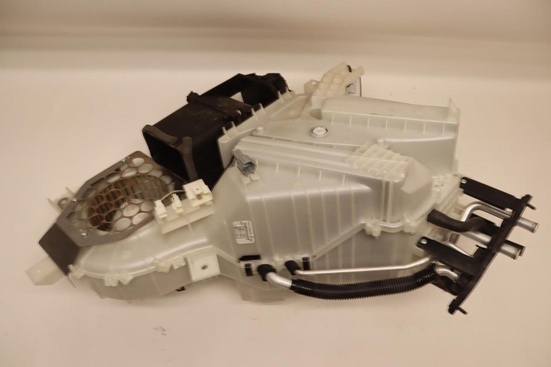 2011-2013 INFINITI QX56 REAR HVAC A/C AC HEATER EVAPORATOR BOX HOUSING OEM