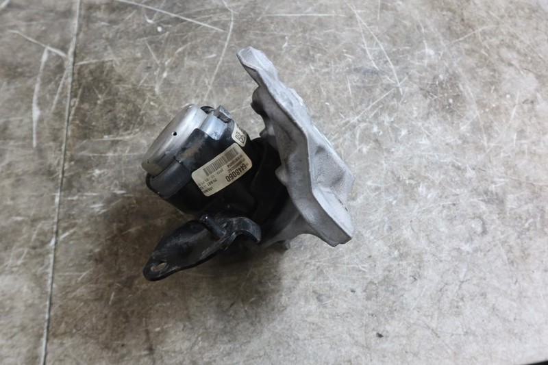 2021-2026 Jeep Wrangler JL 3.6L OEM Right RH Passenger Engine Mount 68480592