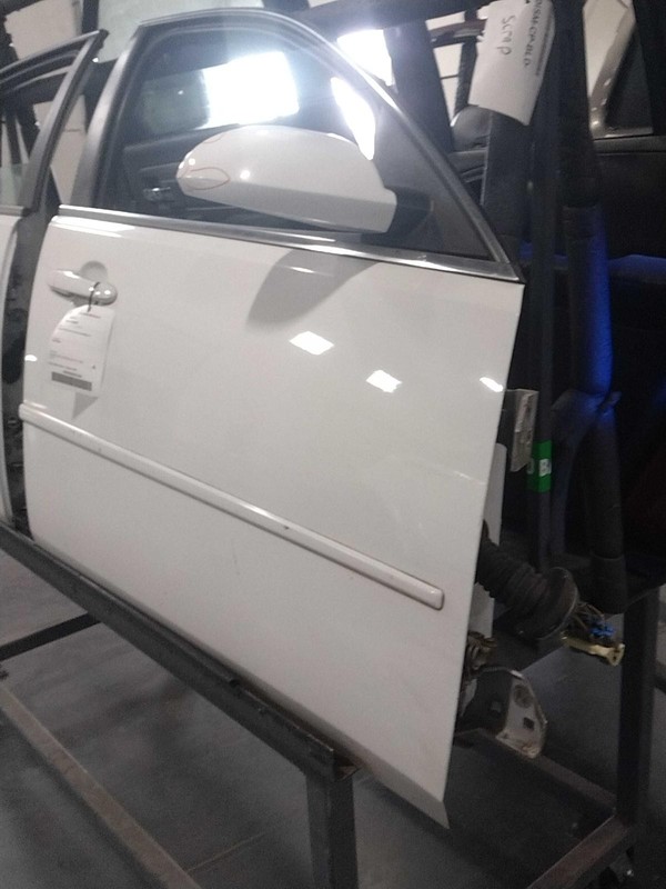 2011 Chevrolet Impala Right Front Door White OEM Used 138487 218K Miles