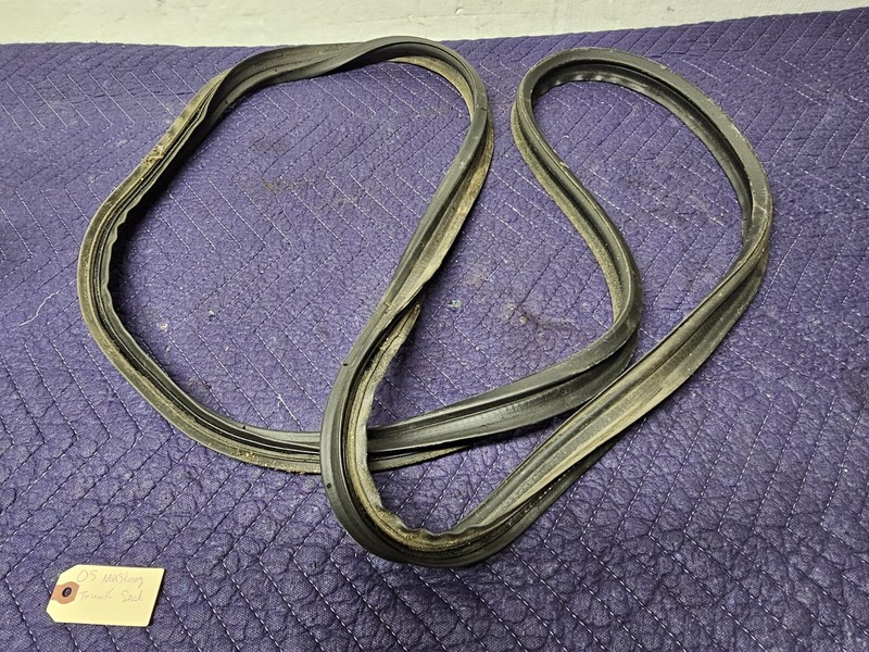 2005-2009 Ford Mustang Trunk Rubber Surround Weather Strip Seal OEM USED