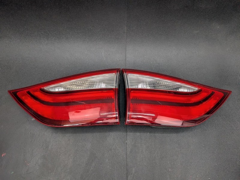 2PC Right + Left Inner Tail Lights Set 2019 Toyota Sienna 81580-08030 15 - 18 X