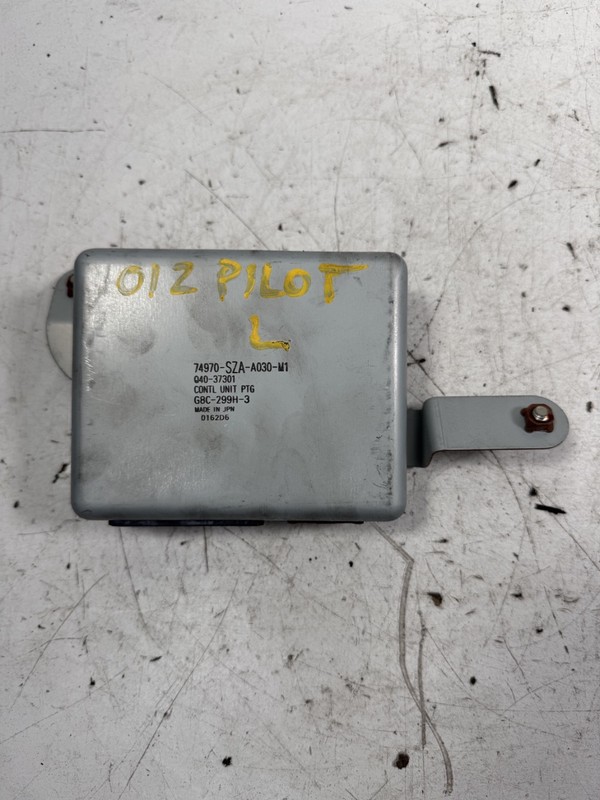 09-015 Honda Pilot Power Tailgate Control Module 74970-SZA-A03 OEM