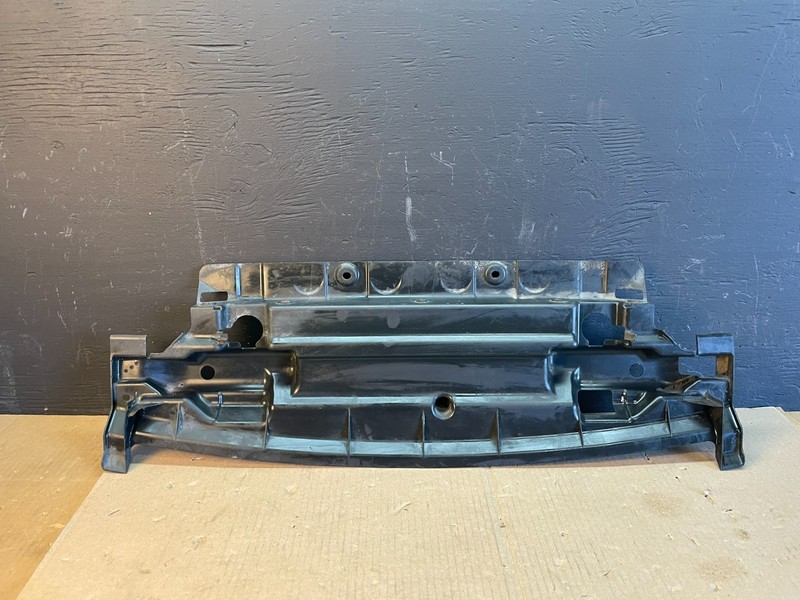 2006 to 2007 Subaru Tribeca 3.0 Lower Center Engine Cover Trim OEM ab7869 DG