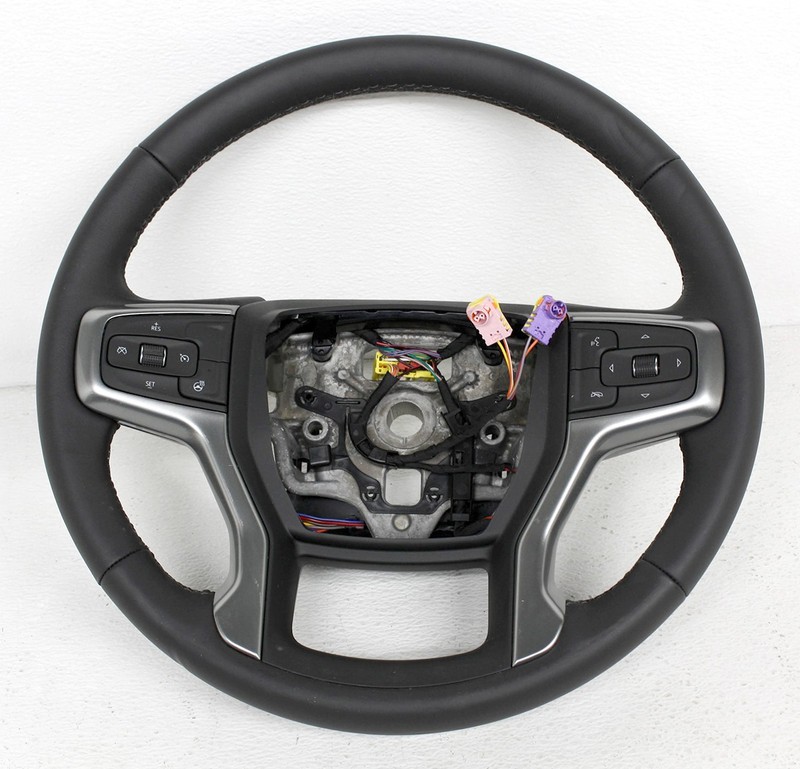 OEM Steering Wheel For GMC Sierra 2500HD, 3500HD 84778977 Scratches