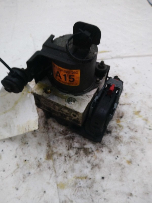 2010 Hyundai Santa Fe ABS Modulator OEM Black 589102B500 129K Miles