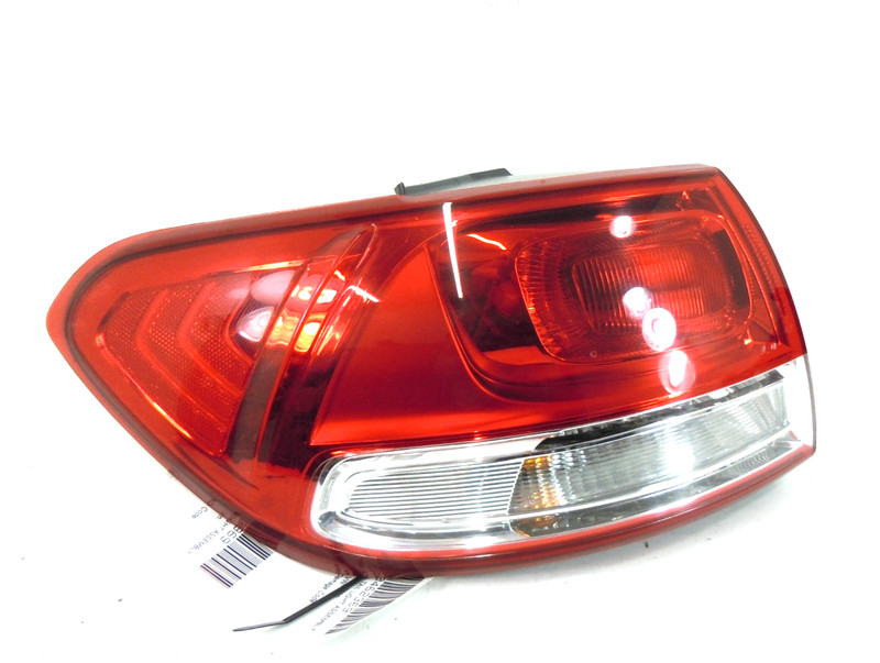 2016-2018 Kia Sorento Quarter Panel Mounted Tail Light Driver Left OEM