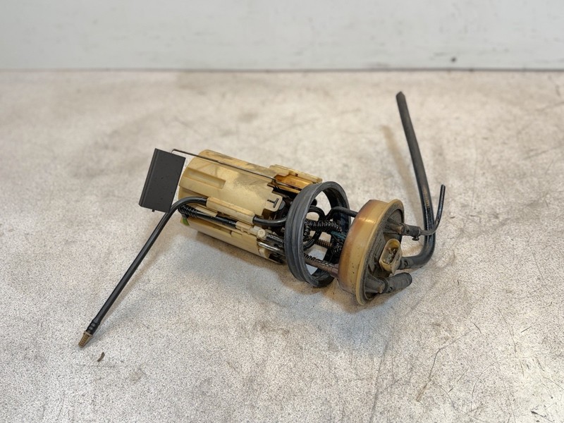 04-06 Mercedes Dodge Sprinter T1N Diesel Fuel Tank Lift Pump